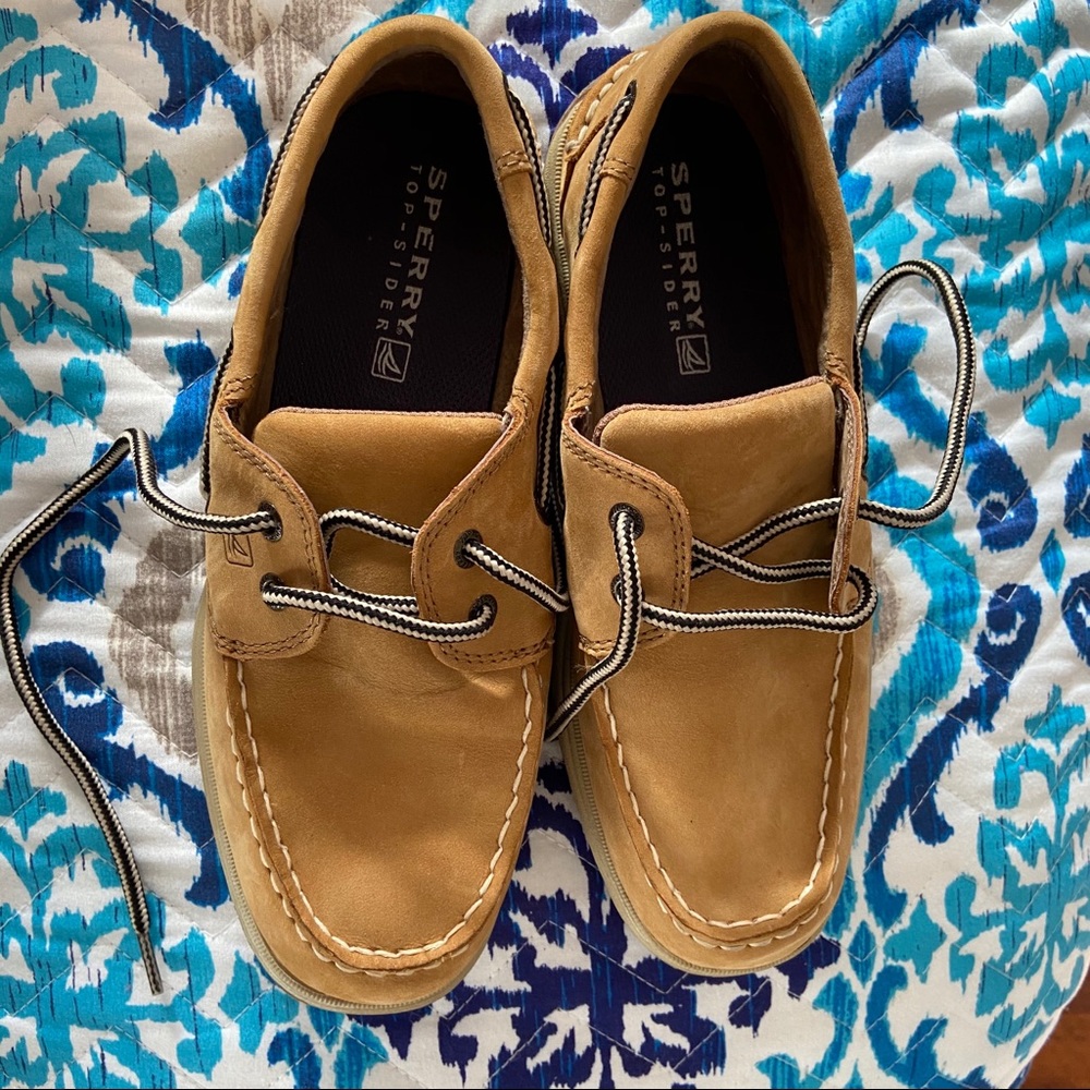 Boys sperry’s